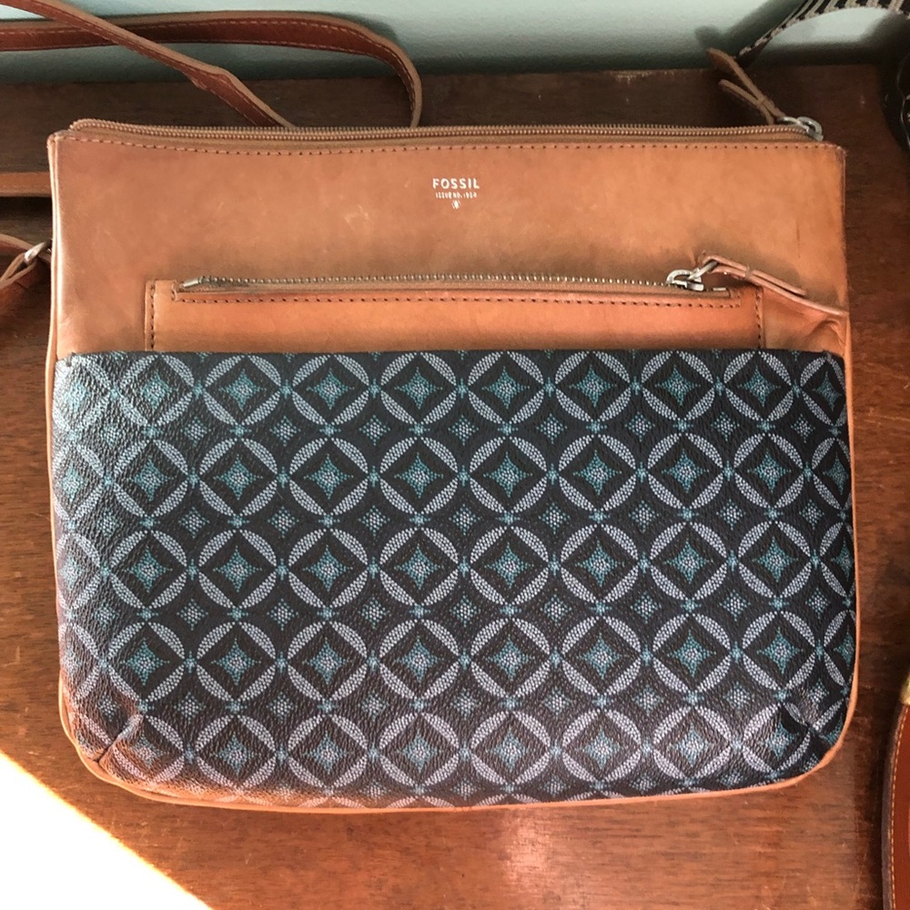 Fossil purse with blue design